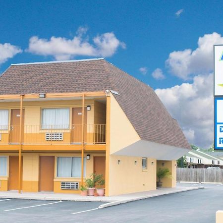 Express Inn Newport News Bagian luar foto
