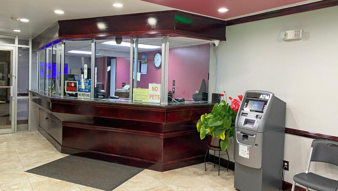 Express Inn Newport News Bagian luar foto