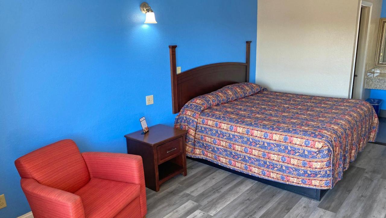 Express Inn Newport News Bagian luar foto