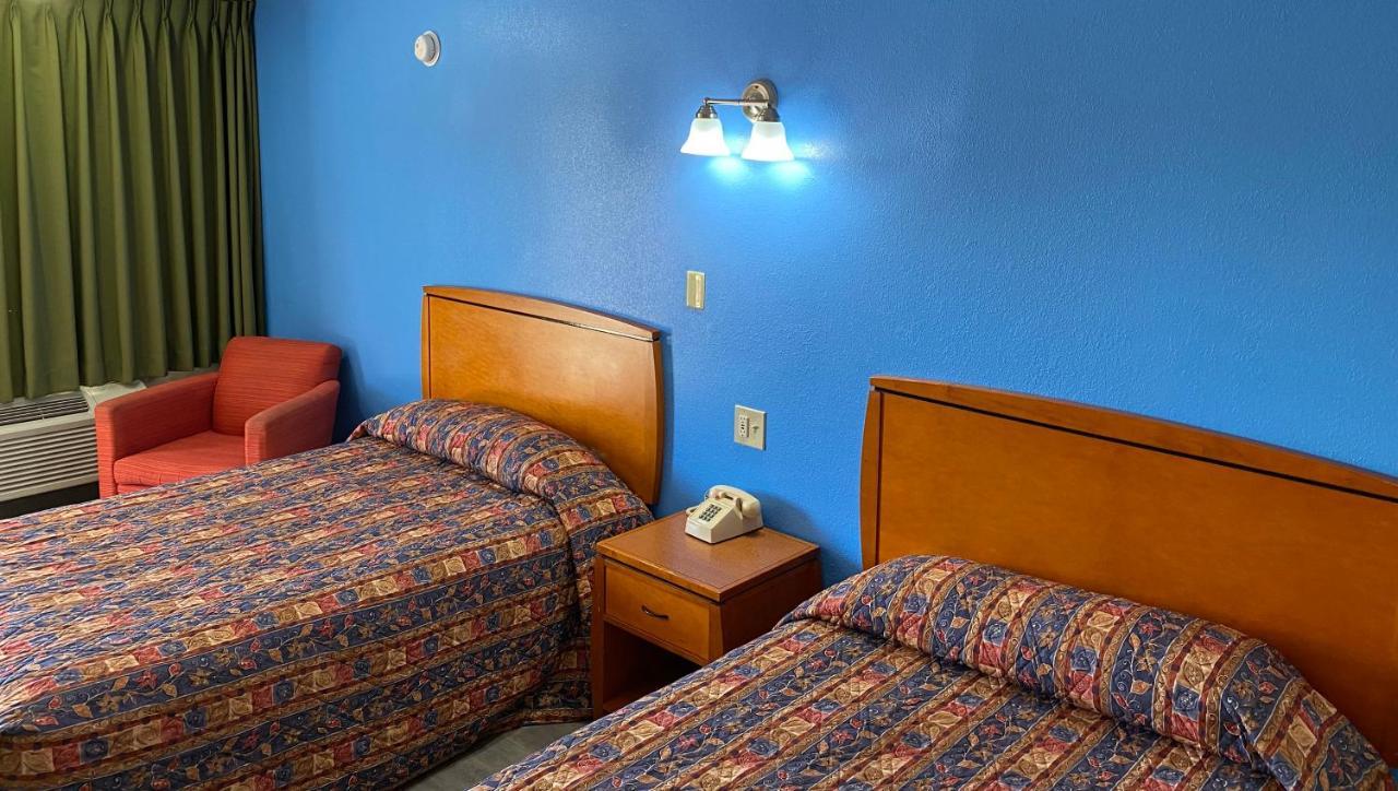 Express Inn Newport News Bagian luar foto