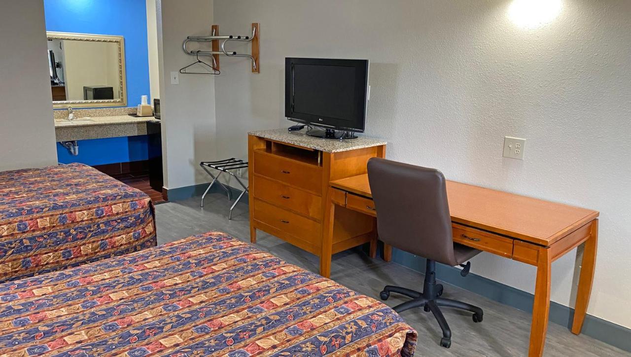Express Inn Newport News Bagian luar foto