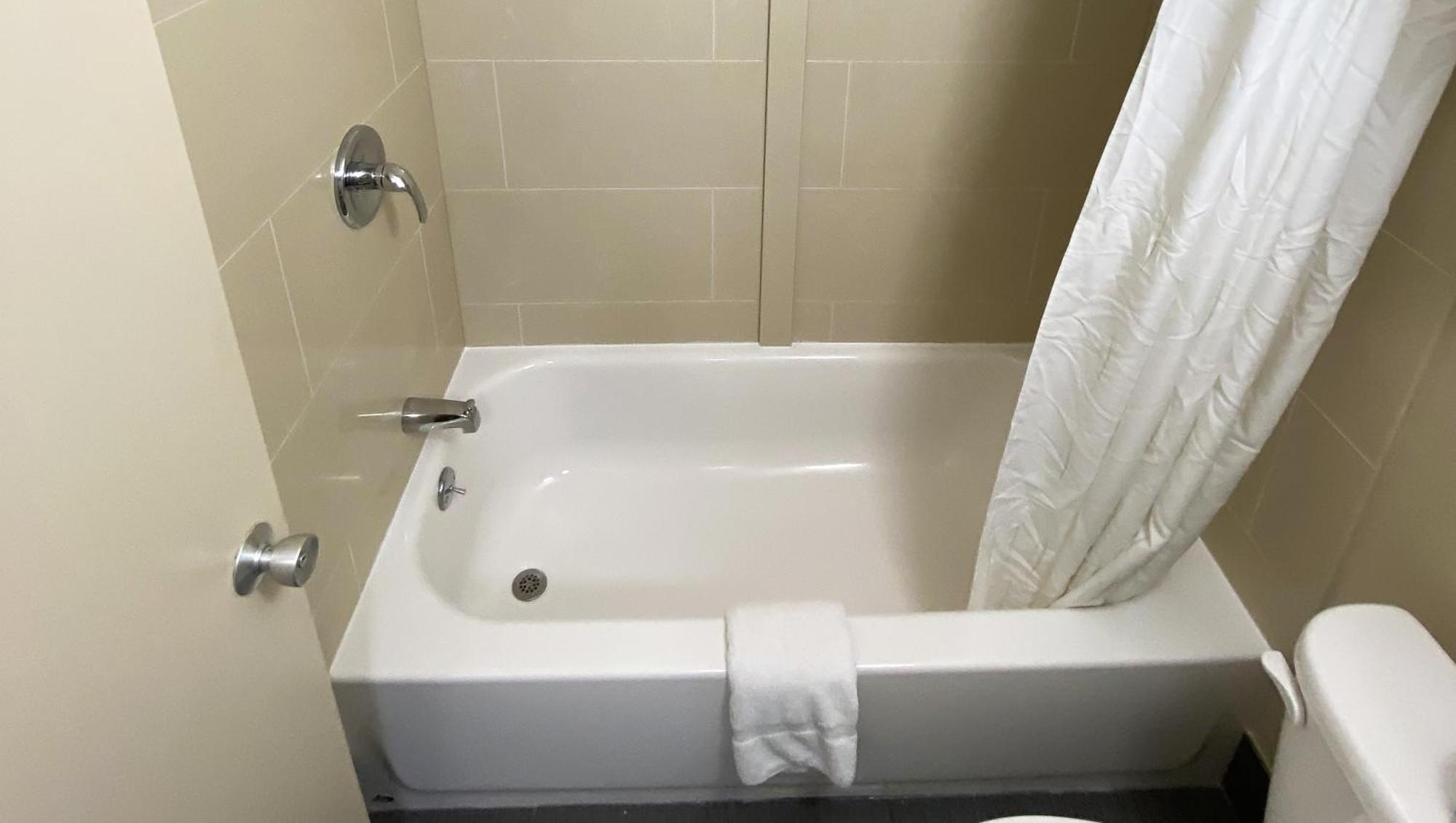 Express Inn Newport News Bagian luar foto